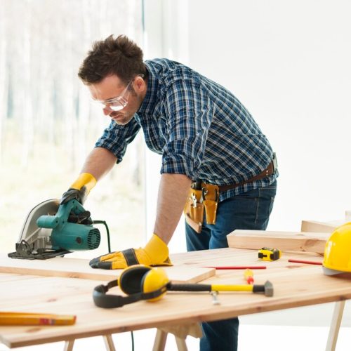 How To Hire A Commercial Carpentry Handyman For Your Business