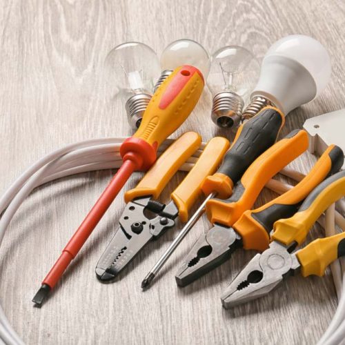 The Top Reasons To Hire An Electrical Handyman For Your Business